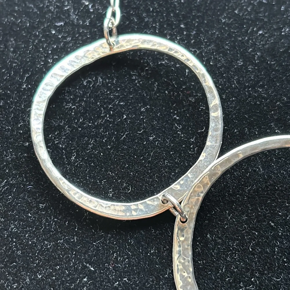 Sterling Silver .925 Hammered Three-Ring Necklace 17” - Picture 5 of 8